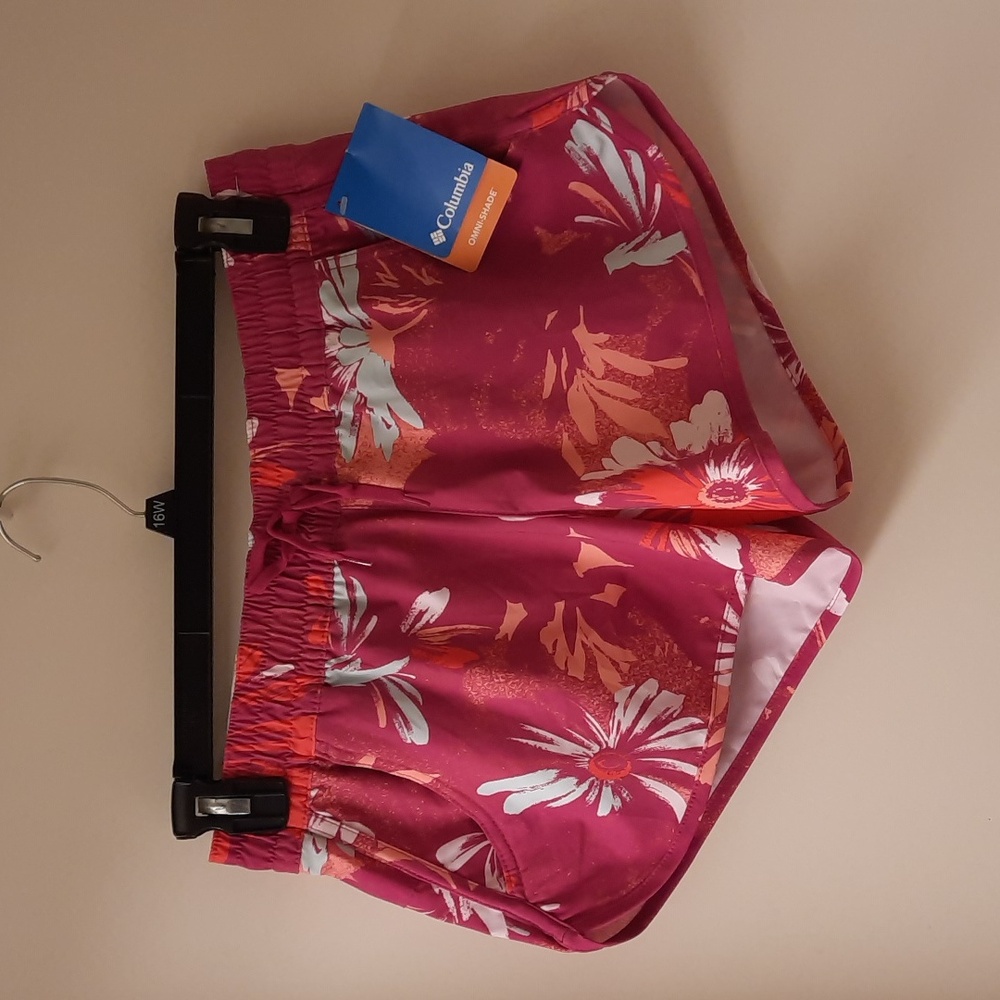 NWT, Columbia Bogata Bay Stretch Printed Shorts
